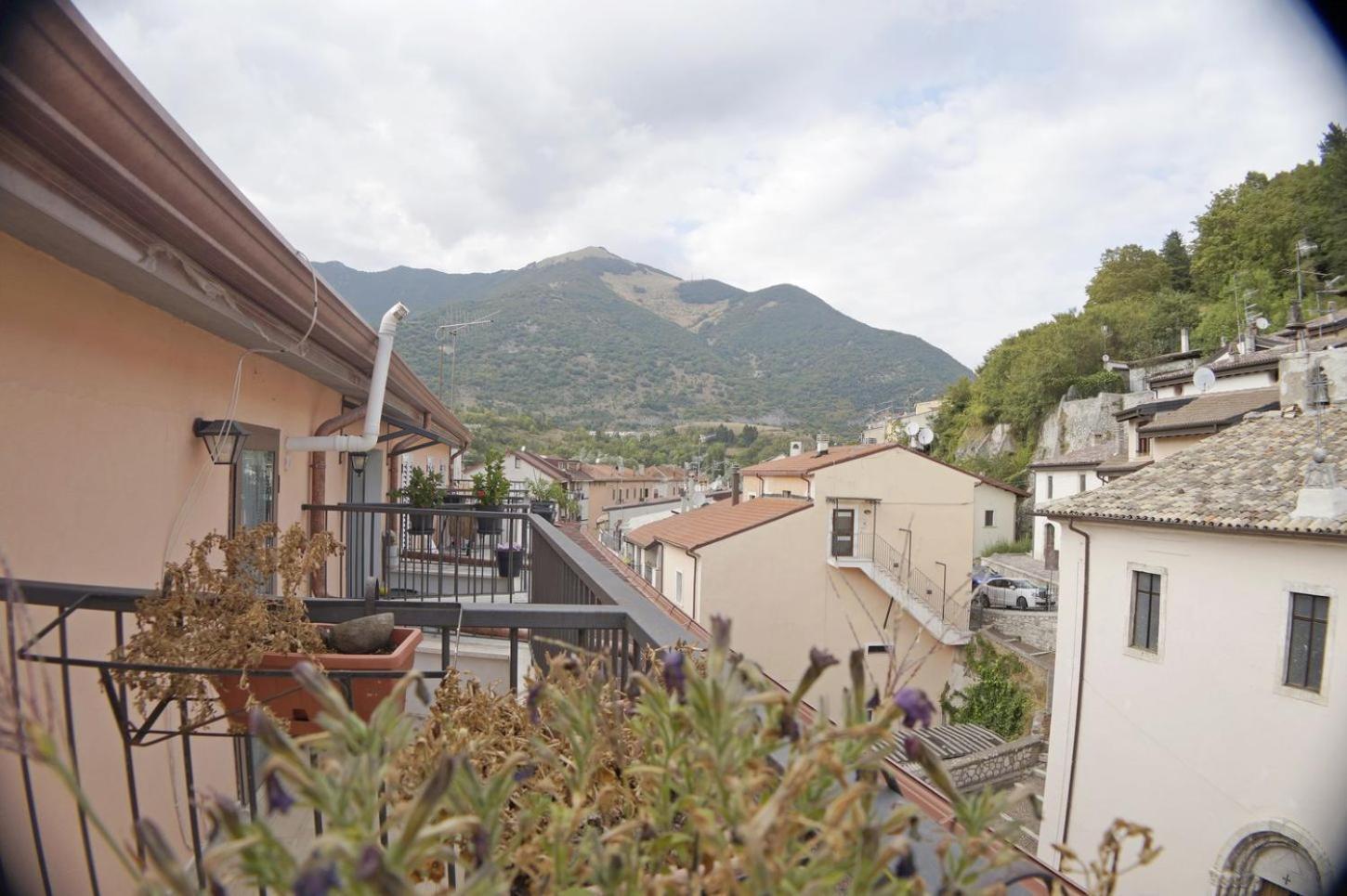 Casa Vacanze Donna Lucia Castel Di Sangro Dış mekan fotoğraf
