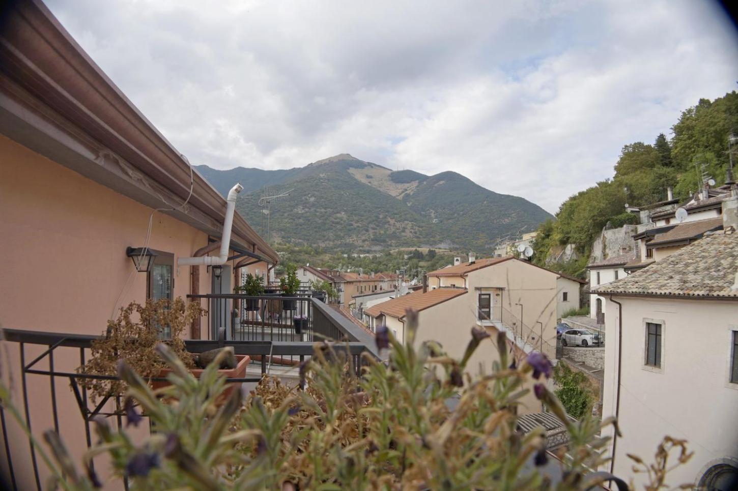 Casa Vacanze Donna Lucia Castel Di Sangro Dış mekan fotoğraf